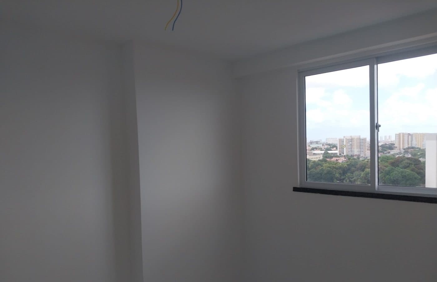 Apartamento novo vazio no dia da vistoria de recebimento